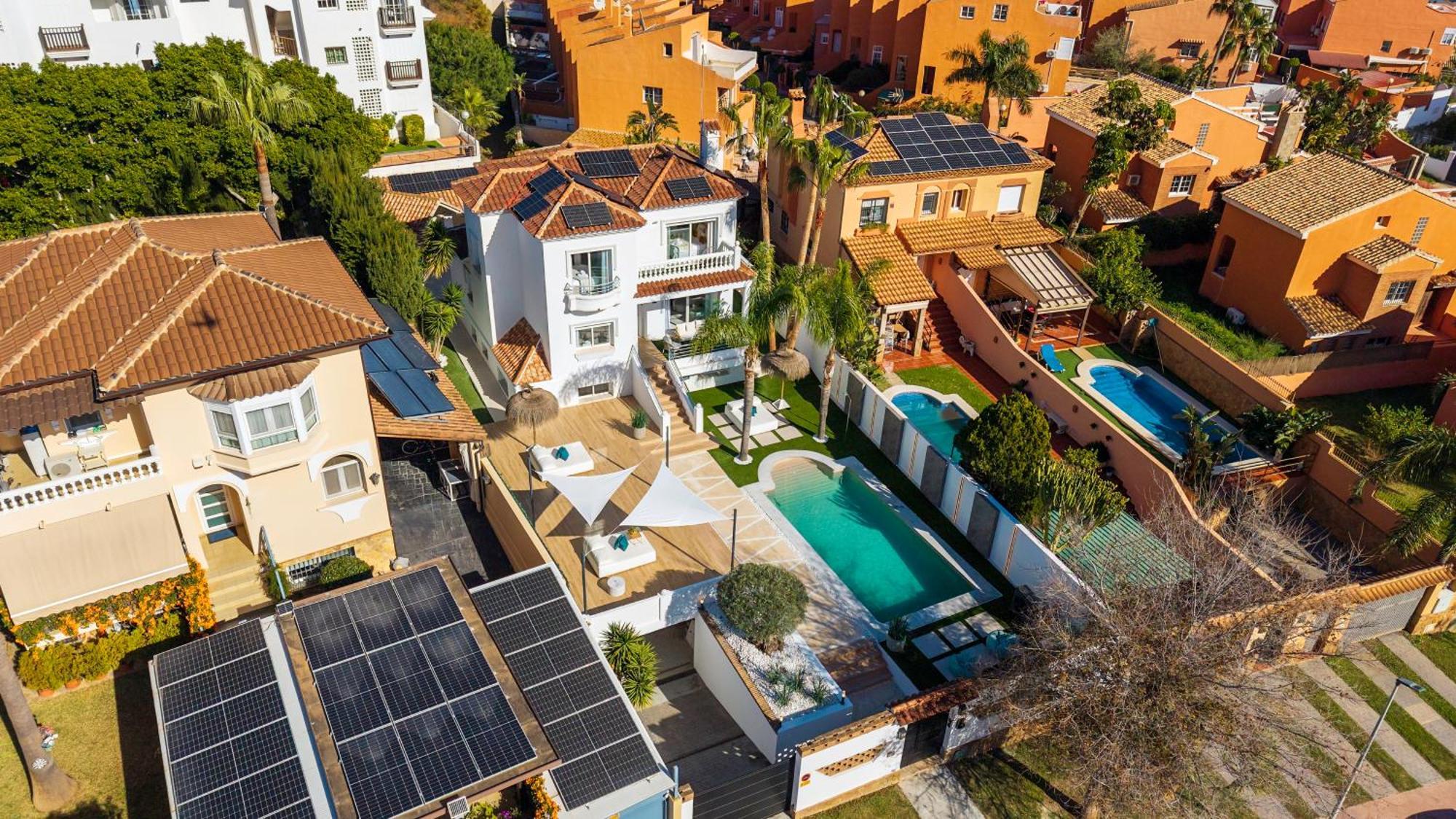 Vacation Marbella I Sunny Camelia Villa Heated Pool, Recently Renovated, Best Residential Neighborhood In Benalmadena, Short Walk To The Beach, Cinema Room Eksteriør bilde
