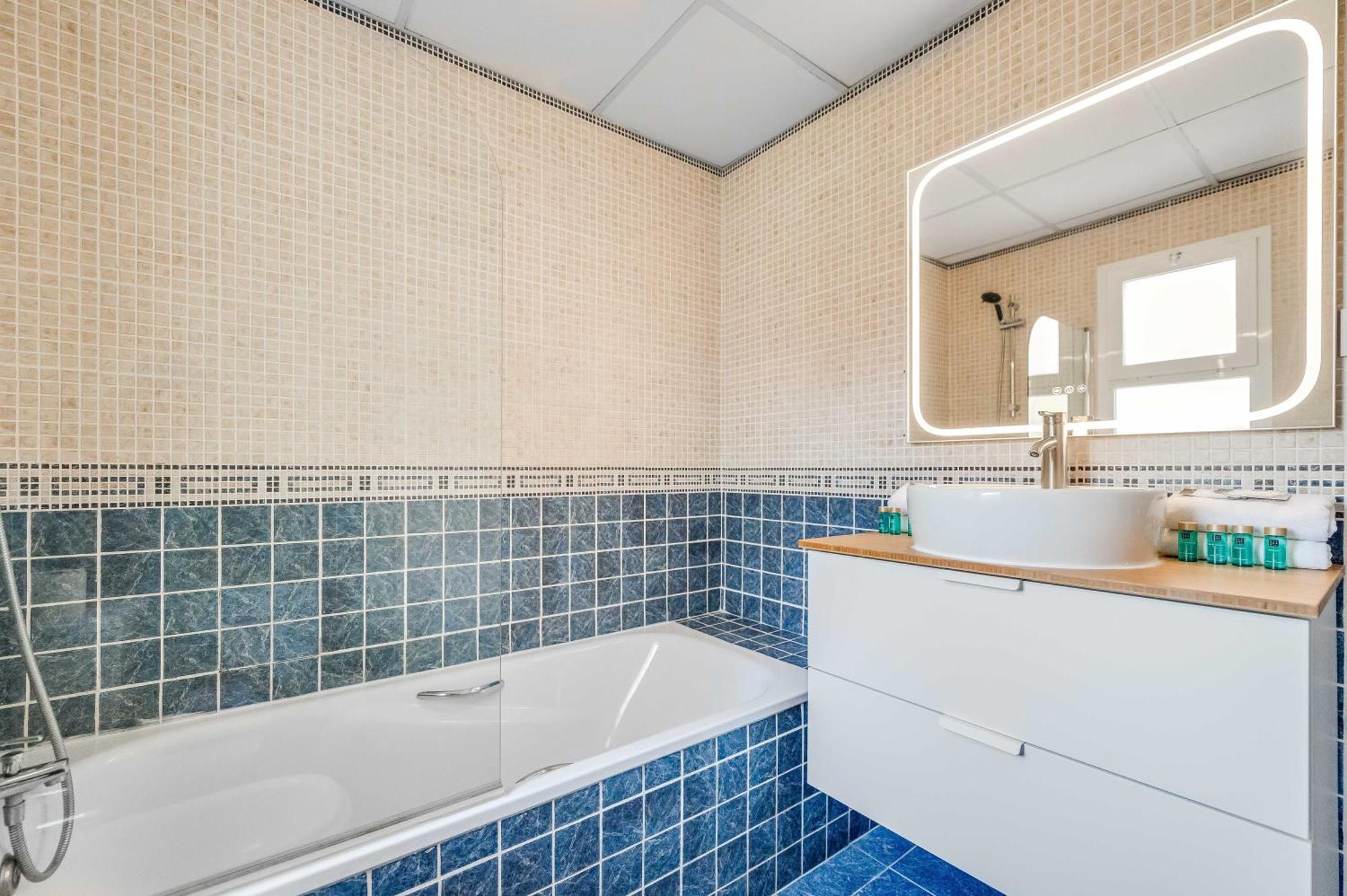 Vacation Marbella I Sunny Camelia Villa Heated Pool, Recently Renovated, Best Residential Neighborhood In Benalmadena, Short Walk To The Beach, Cinema Room Eksteriør bilde